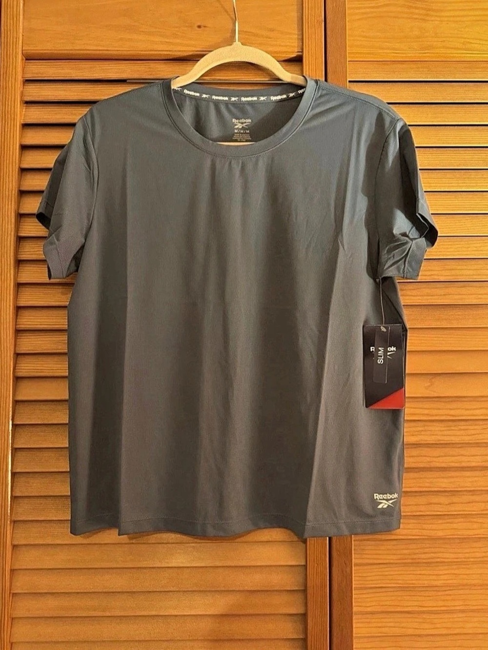 Reebok Weightless Mesh Tee Short Sleeve Tee in Gray Size Medium NWT
